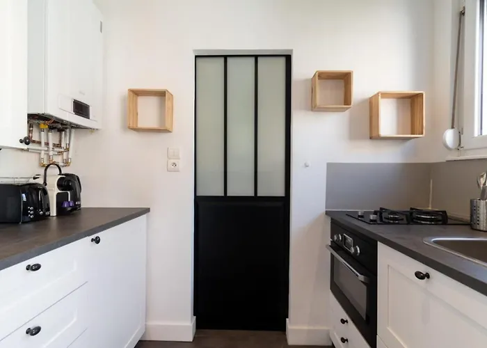 Апартаменты Vieux Bright Fully-equipped Apartment! *