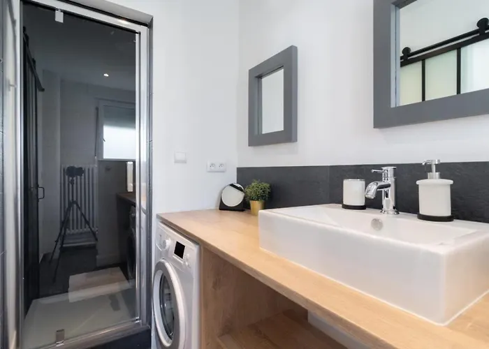 Vieux Bright Fully-equipped Apartment! Апартаменты *