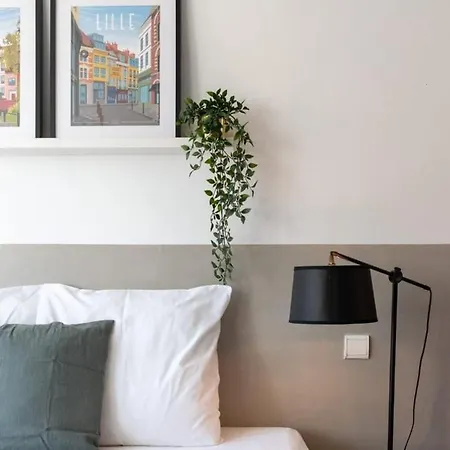 Apartament Vieux Bright Fully-equipped Apartment! Lille